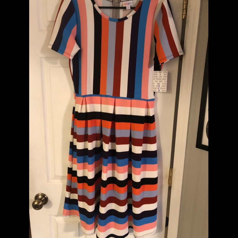 LulaRoe Amelia - Large